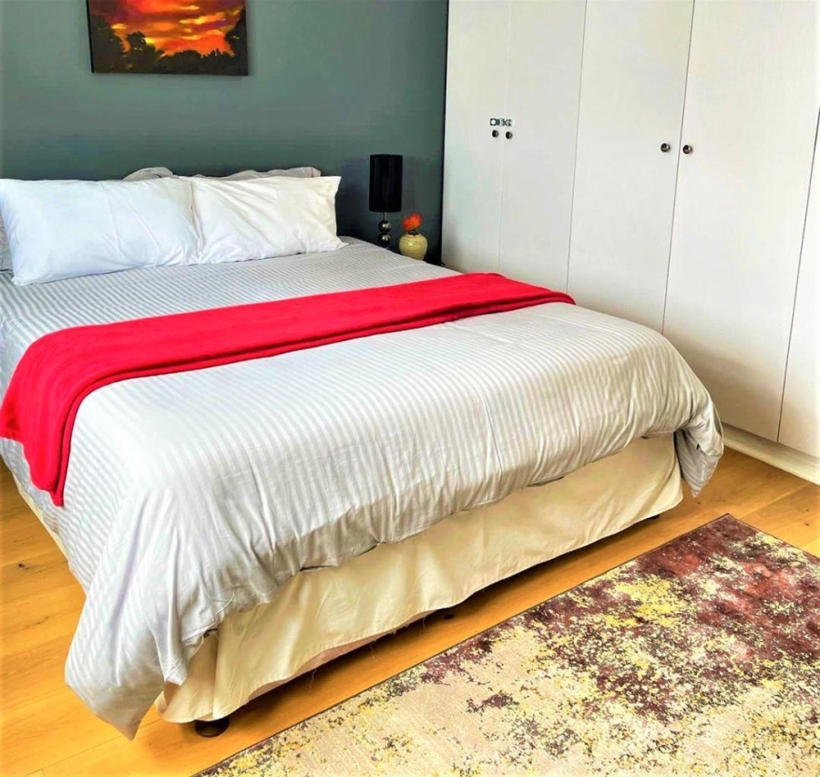 To Let 3 Bedroom Property for Rent in Sea Point Western Cape